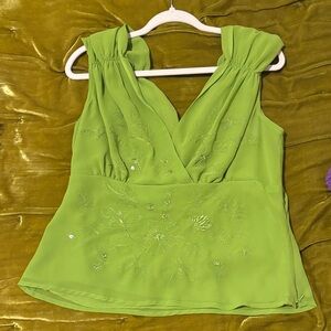 Embroidered V-Neck Sleeveless Camisole in Lime Green